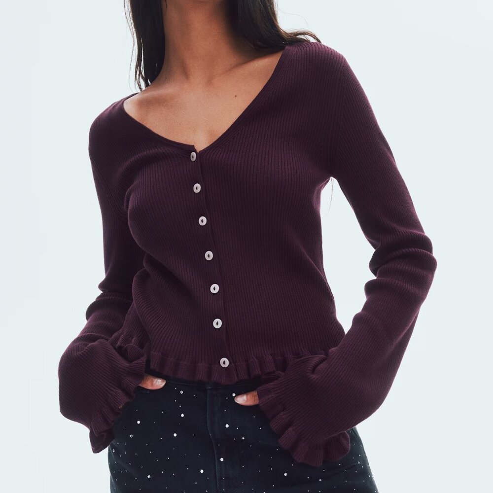 (NWT) H&M - burgundy ruffle ribbed cardigan sweater top (Large)